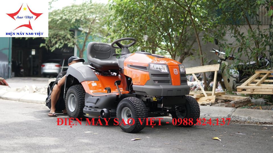 Xe cắt cỏ ngồi lái Husqvarna TC-138 